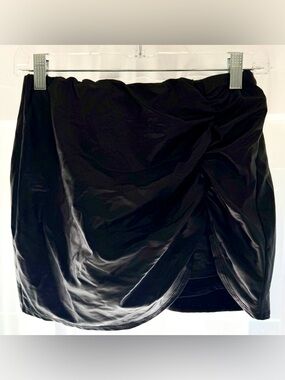 Windsor Faux Leather Skort Black Mini Skirt Shorts Slit Detail Women’s M